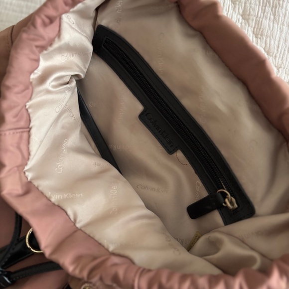 Calvin Klein Backpack for Your Everyday Needs. Lightness and Style - Picture 11 of 13